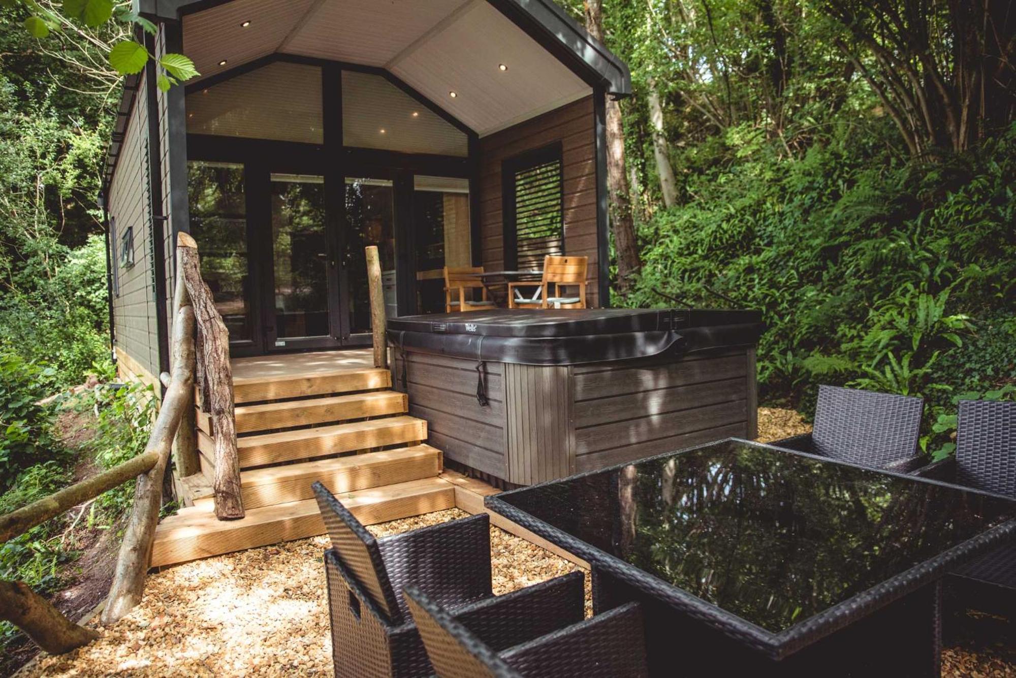 Herons Lake Retreat Hot Tub Lodges Caerwys Екстериор снимка