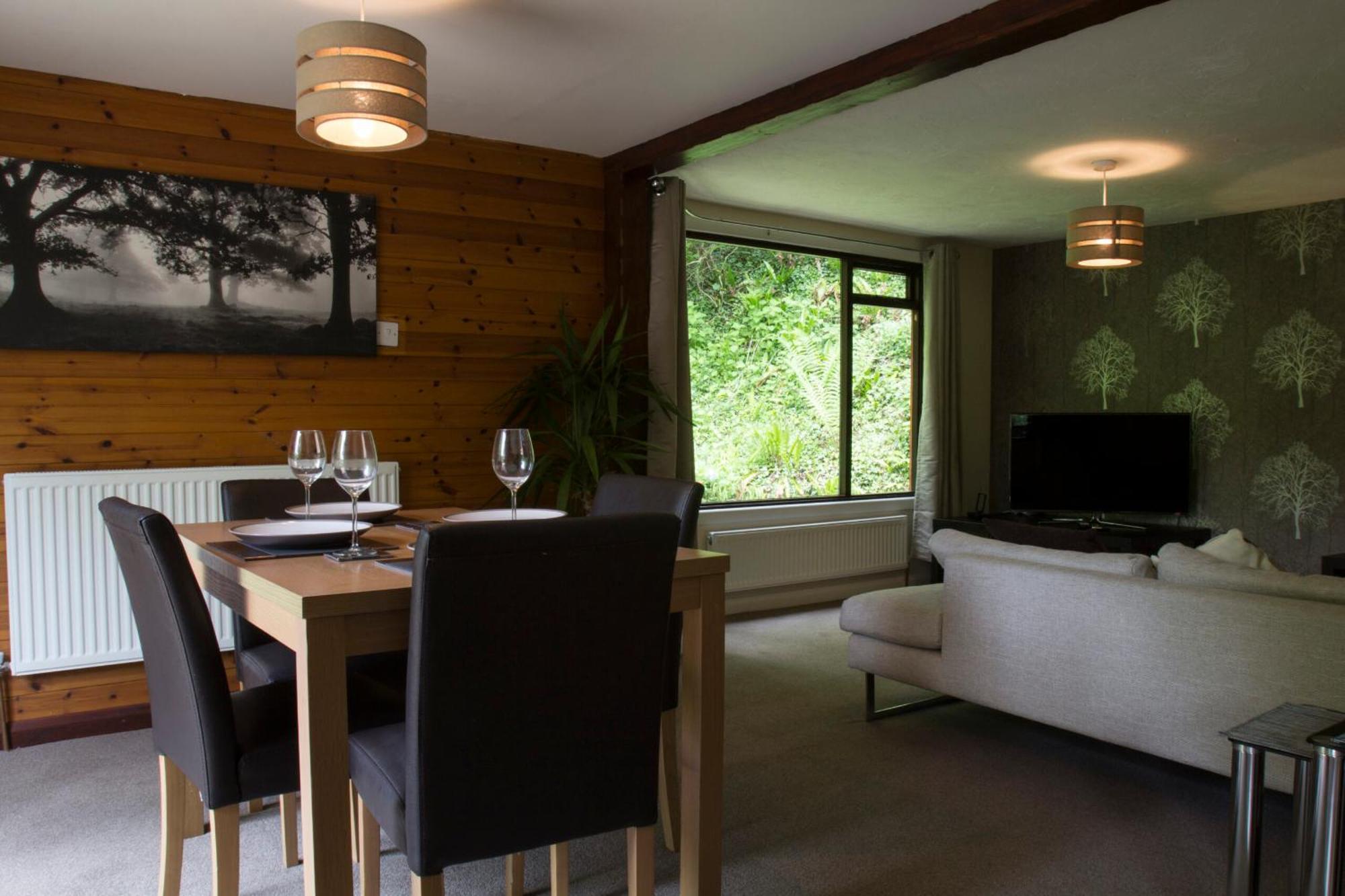 Herons Lake Retreat Hot Tub Lodges Caerwys Екстериор снимка
